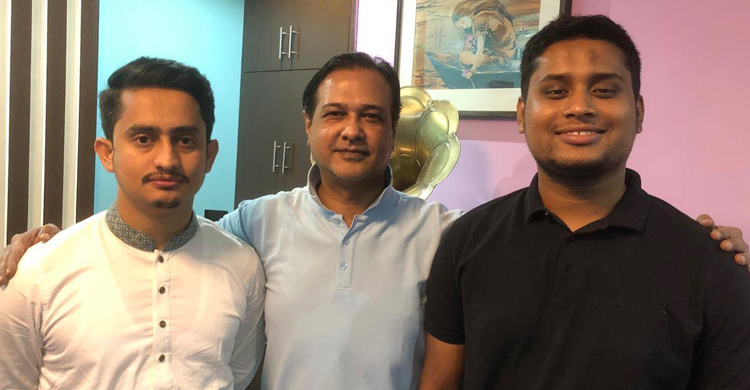 সার্জিস-হাসনাত আসিফের ডেরায়