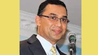 ট্রাফিক সিগন্যাল মেনে চলাচল ,হচ্ছে না জনদুর্ভোগ প্রশংসায় ভাসছেন প্রধানমন্ত্রী